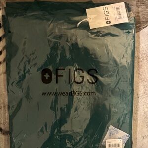 Figs Hunter Green Women’s Rafaela Oversized Scrub Top SMALL